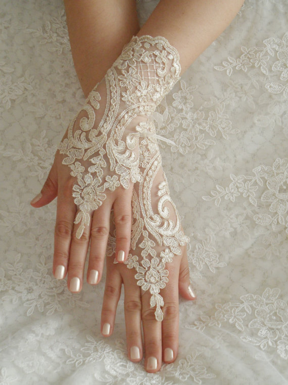Wedding Gloves, Lace Gloves, Fingerless Gloves, Champagne Lace Gloves, Cuff Wedding Bride, Bridal Gloves