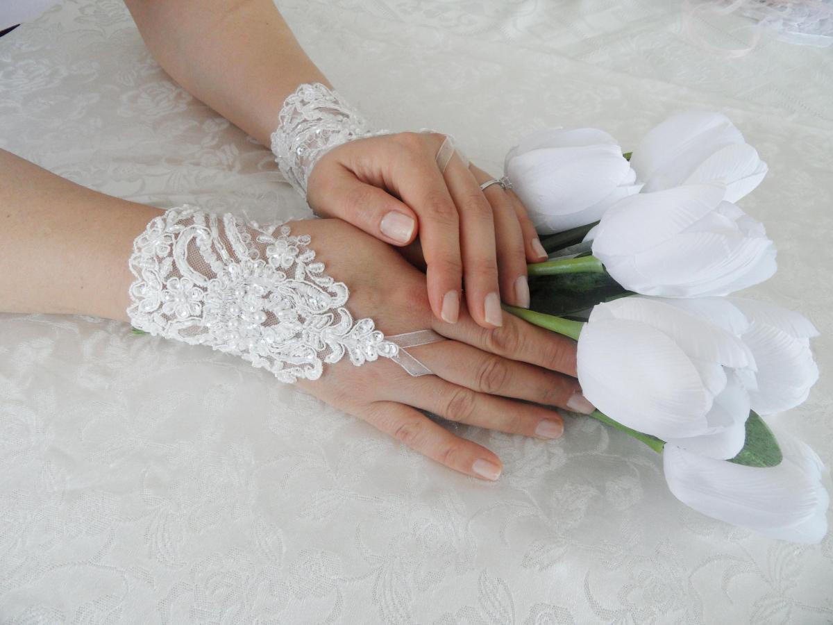 Wedding Gloves, Ivory Lace Gloves, Collar, Fingerless Gloves, Ivory