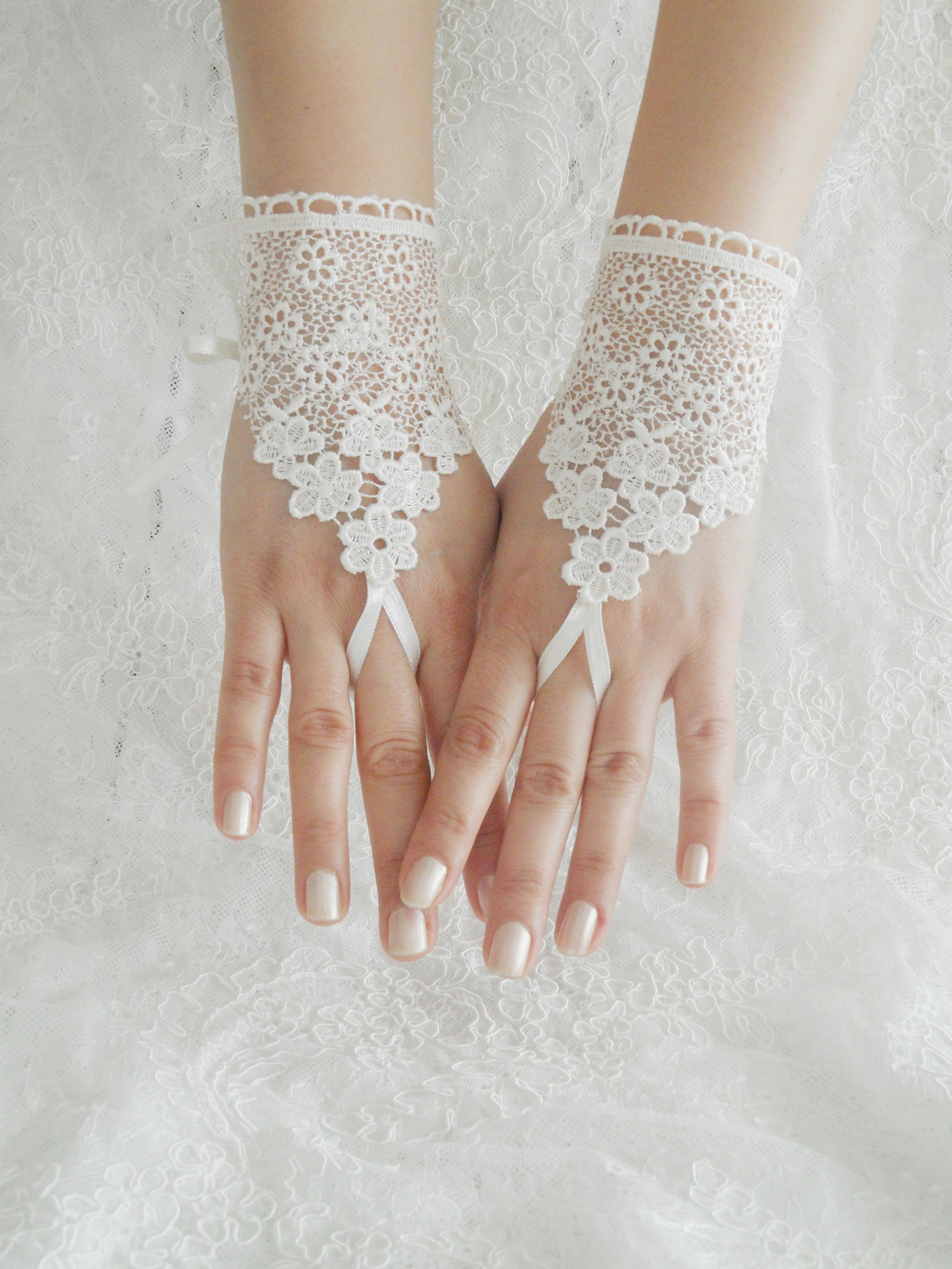 Wedding Gloves Ivory Lace Gloves Fingerless Gloves Ivory Wedding Gown Off Cuffs Cuff 0891