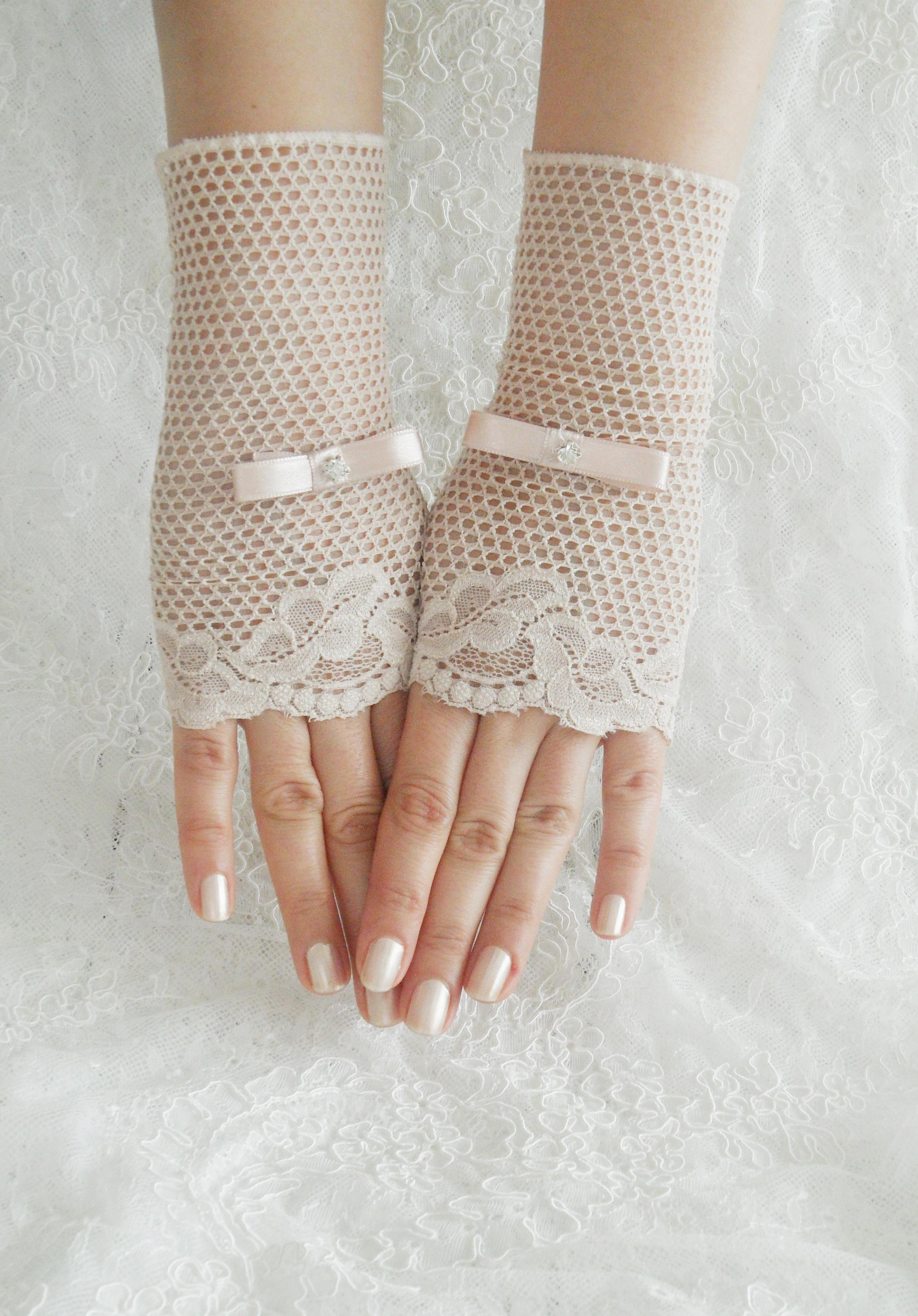 Lace Glove, Peach Lace Glove, Glove, Bridal Glove, Wedding Accessories