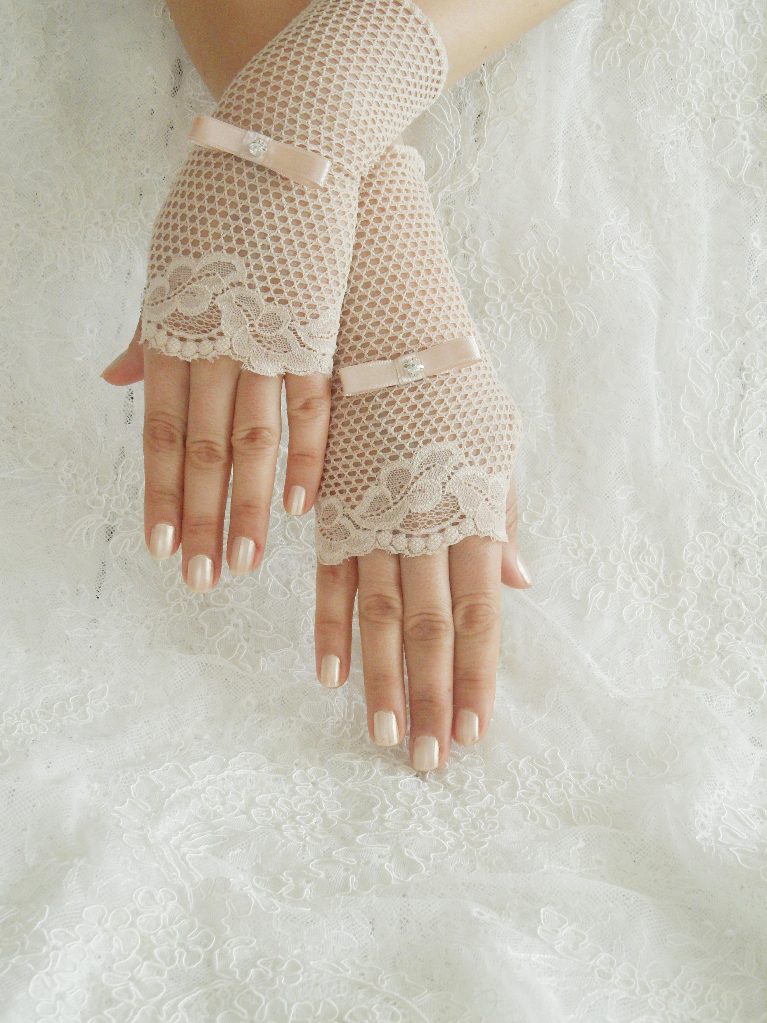 Lace Glove, Peach Lace Glove, Glove, Bridal Glove, Wedding Accessories