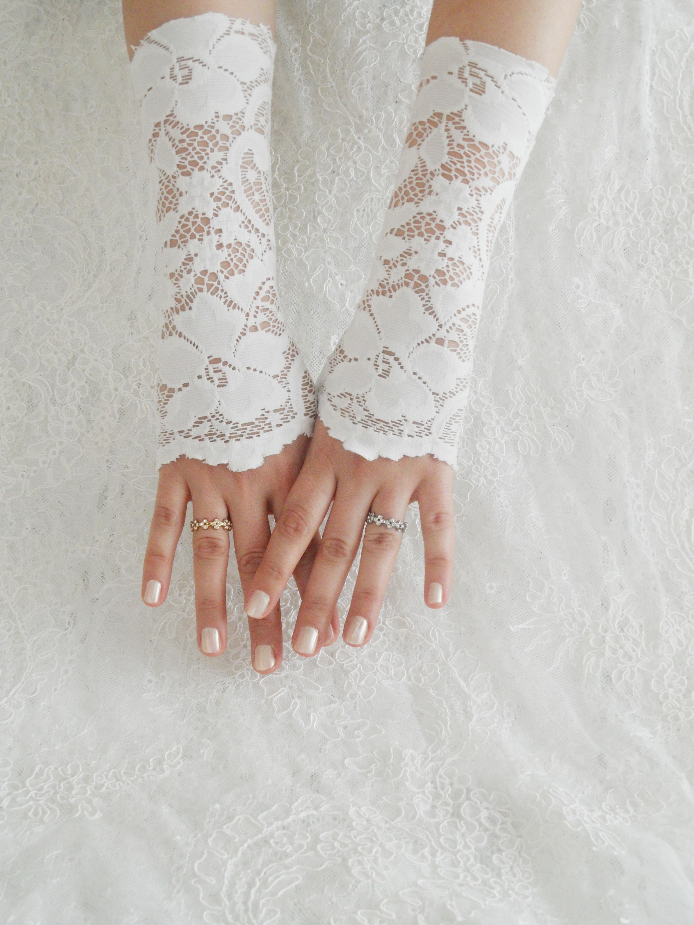 cream lace wedding gloves